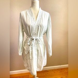 Eileen West cotton light striped robe